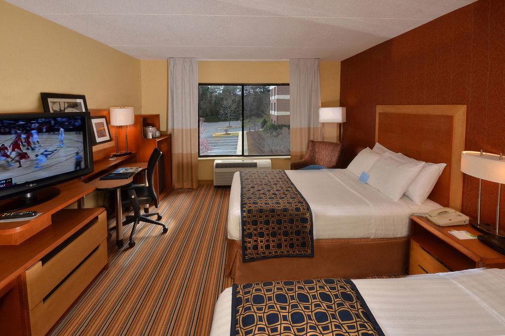 Fairfield Inn & Suites By Marriott Charlottesville North Exterior photo